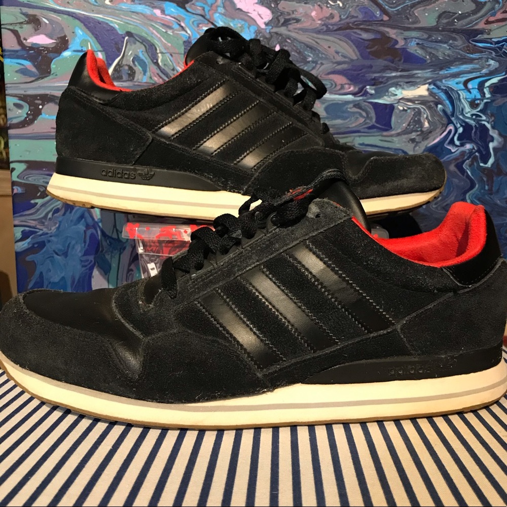 Adidas shoe mens10.5 runners coral black/cream/red